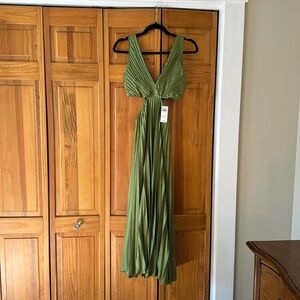 Abercrombie and Fitch dress size small petite. Green satiny color.